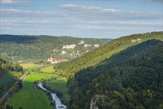 Panorama from Knopfmacherfelsen into the upper Danube valley