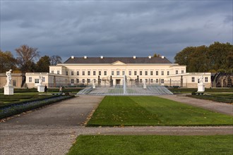 View of Herrenhausen Palace with bell fountain