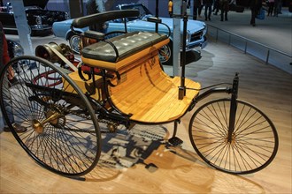 First three-wheeled automobile built by Carl Benz with combustion engine Vehicle with gas engine operation Benz Patent-Motorwagen Nummer 1