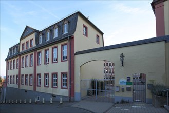 Oberhof and present primary school