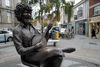 A view of the Luke Kelly statue created by John Coll