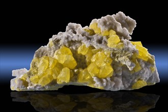 Sulfur on Calcite