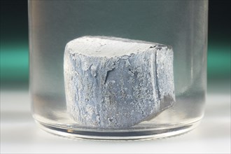 Elemental Barium in Mineral Oil