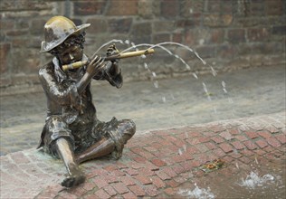 Flute player at the fountain in Biebrich