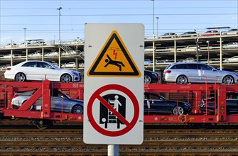 Cars intended for export on a railway train in Bremerhaven