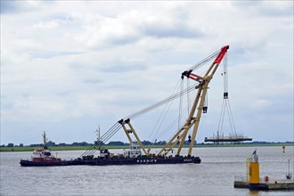 Floating crane Enak on the Weser