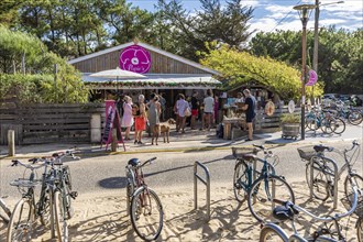 Bicycles and the Popies fashion boutique in Cap Ferret