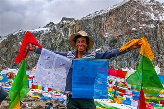 Pilgrims happy to achieve the highest point of the Kailash Kora