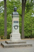 Jean Paul Monument