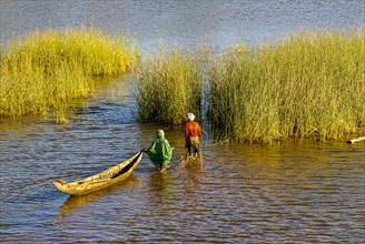 Fishermen on the Manakara river