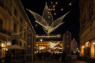 Illuminated Christmas decoration at the shooting star market
