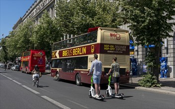 Sightseeing Buses Unter den Linden in Berlin