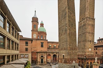 Garisenda and Asinelli towers