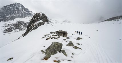 Group of ski tourers ascending Sommerwandferner