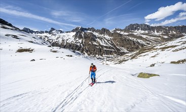 Ski tourers during the ascent in Stiergschwez