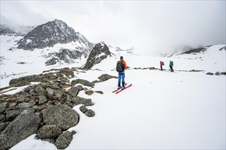 Ski tourers ascending Sommerwandferner