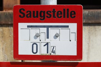 Signpost suction point for the fire brigade