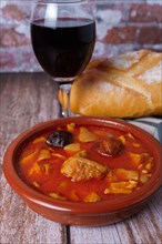 Clay casserole with Madrid-style stewed tripe