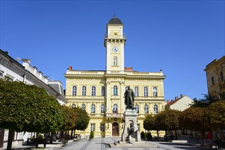 Town Hall and Statue of Georg Klapka