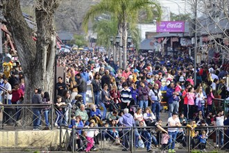 Crowd on the banks of the Rio Lujan on a public holiday