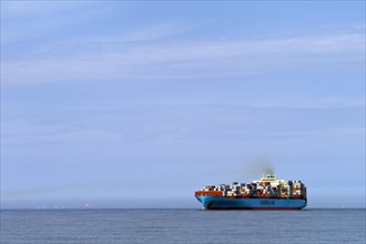 Container freighter Maersk Seletar on its way to Bremerhaven