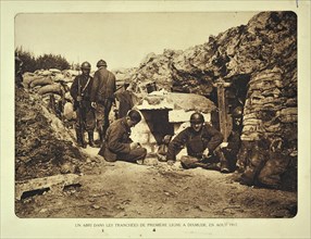 Soldiers at shelter in trench at Diksmuide in Flanders during the First World War