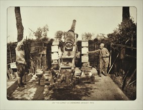 Artillery soldiers firing cannon at Kaaskerke in Flanders during the First World War