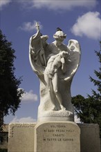 Angel statue to war dead
