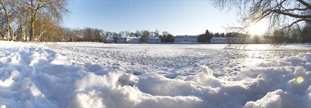 Benrath Castle in the snow