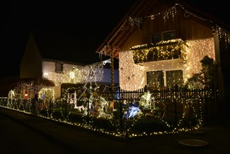 Illuminated Christmas house in North Hesse