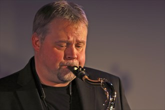 Jazz saxophonist Bendix Maeder from the Gerold Heitbaum Quartet in concert