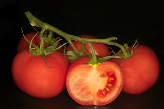 Fully ripe vine tomatoes