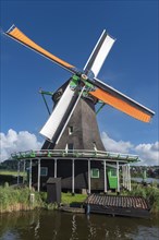 Historic windmill Het Jonge Schaap in the open-air museum Zaanse Schans