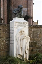 Monument to the poet and writer Charles Le Goffic