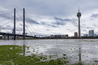 Rising water level on the Rhine in Duesseldorf