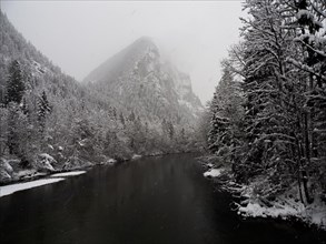 View from the Enns bridge into the winter landscape at the Gesaeuse entrance