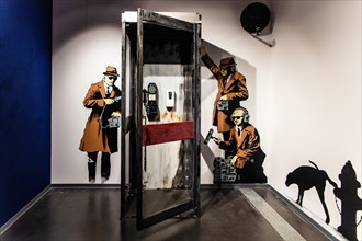 Installation Spy Booth