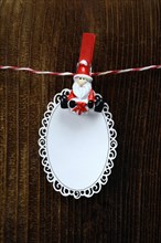 Christmas clip holds label