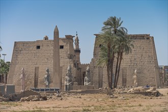 Pylon with figures of Ramses II and obelisk