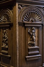 Magnificent carvings in the Peace Hall