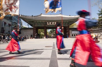 Changing of the guard at Deoksugung palace
