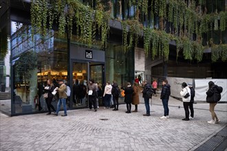 Long queue in front of Stuttgarts most popular BIO bakery