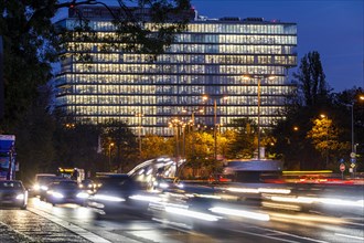 Rush hour traffic at closing time