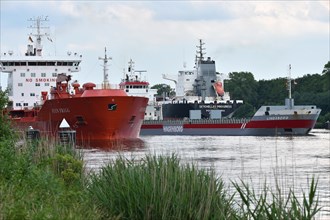 Tanker and cargo ship meet in an evasion point in the Kiel Canal
