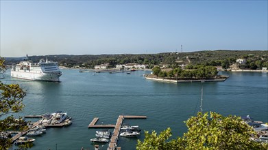 Boats and ferries at Mahon Harbour