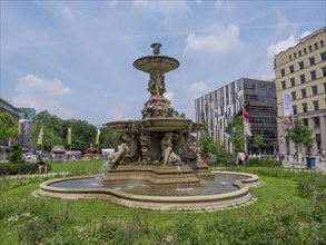 Corneliusplatz with bowl fountain