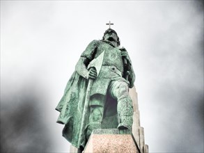 Statue of the first explorer of America Leifur Eiriksson in front of Hallgrimskirkja