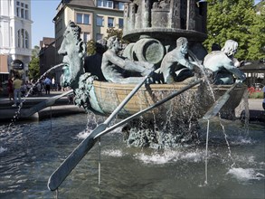 Detail of the fountain of the history column