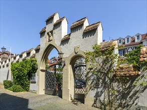 Gate system of a former canons court