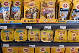 Pedigree dog food shelf